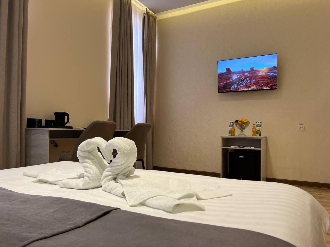 Aks Hotel Tasjkent Buitenkant foto
